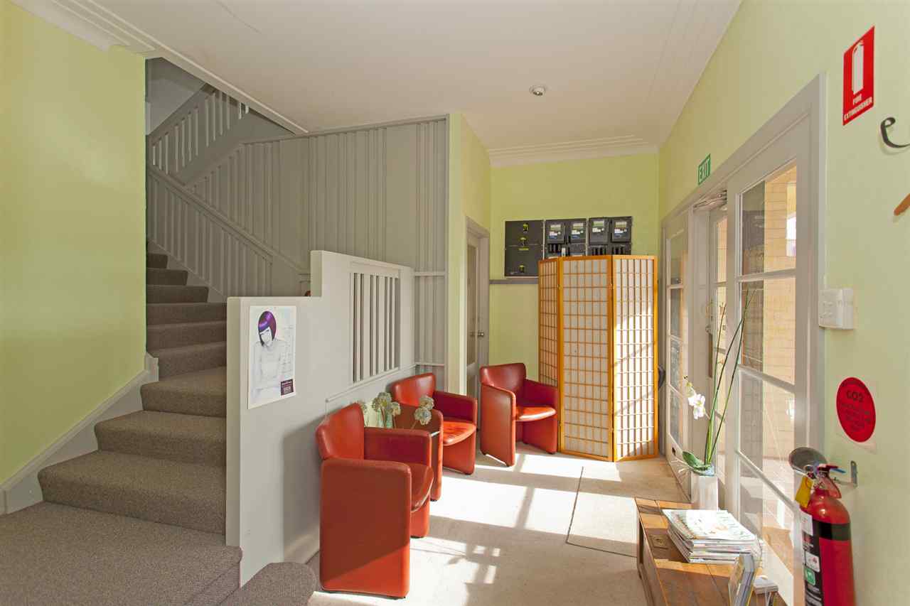 resized-2349823-editgundowering house 55.JPG